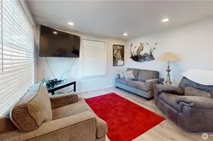 521 E Magnolia Ave, Burlington, WA 98233 - Photo 4
