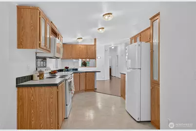 1450 Northlake Way NW, Bremerton, WA 98312 - Photo 14
