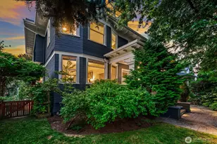 403 18th Ave E, Seattle, WA 98112 - Photo 1