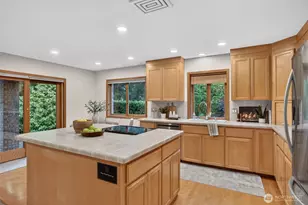 7810 175th St SW, Edmonds, WA 98026 - Photo 2