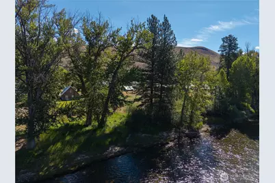 821 Riverside Street, Winthrop, WA 98862 - Photo 22