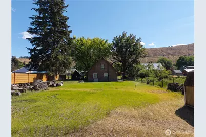 821 Riverside Street, Winthrop, WA 98862 - Photo 10