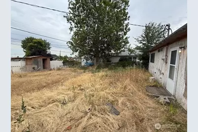 710 S Hawthorne Drive, Moses Lake, WA 98837 - Photo 6