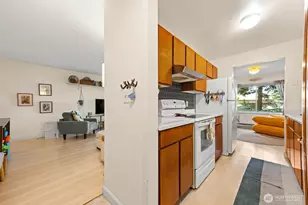11515 Greenwood Ave N, Seattle, WA 98133 - Photo 4