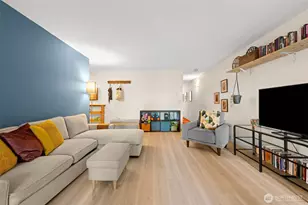 11515 Greenwood Ave N, Seattle, WA 98133 - Photo 16