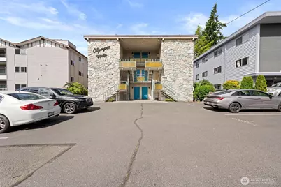 11515 Greenwood Avenue N #H, Seattle, WA 98133 - Photo 2