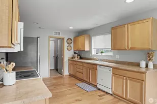 14572 SE 153rd Pl, Renton, WA 98058 - Photo 6