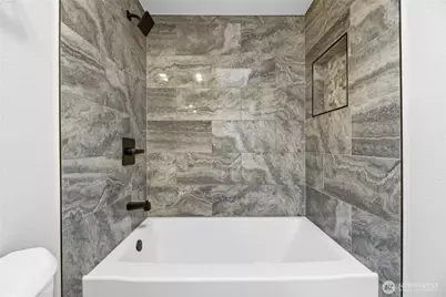 506 Calistoga Street W, Orting, WA 98360 - Photo 20