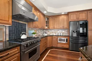 3021 70th Ave SE, Mercer Island, WA 98040 - Photo 10