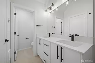 9811 Linden Ave N, Seattle, WA 98103 - Photo 8
