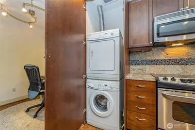 102 Galer Street #202, Seattle, WA 98109 - Photo 10
