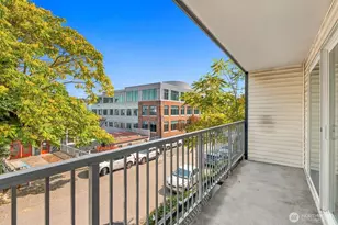 762 Hayes St, Seattle, WA 98109 - Photo 22