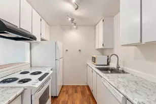 762 Hayes St, Seattle, WA 98109 - Photo 10