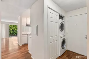 762 Hayes St, Seattle, WA 98109 - Photo 20