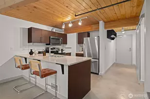 401 9th Ave N, Seattle, WA 98109 - Photo 2