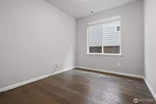 3890 Portside Dr, Bremerton, WA 98312 - Photo 10