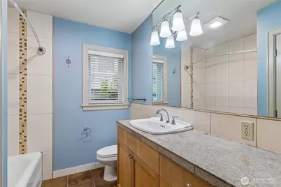 102 Galer Street #102, Seattle, WA 98109 - Photo 12