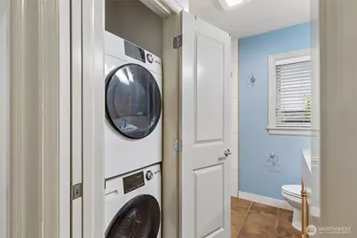 102 Galer Street #102, Seattle, WA 98109 - Photo 8