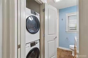 102 Galer St, Seattle, WA 98109 - Photo 8