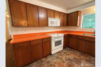 13921 217th Avenue SE, Issaquah, WA 98027 - Photo 8