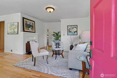 322 N 81st Street, Seattle, WA 98103 - Photo 4