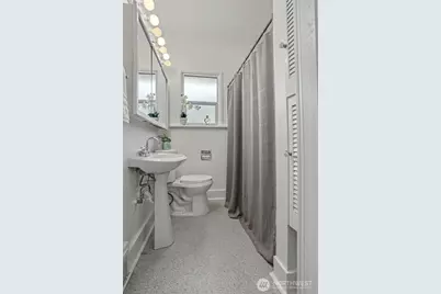 322 N 81st Street, Seattle, WA 98103 - Photo 18