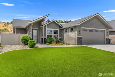 1018 Racine Springs Drive, Wenatchee, WA 98801 - Photo 2