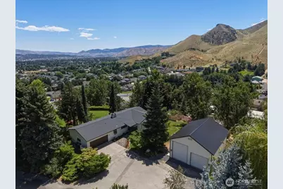 504 Day Road, Wenatchee, WA 98801 - Photo 1