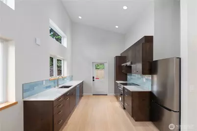 8623 30th Avenue SW, Seattle, WA 98126 - Photo 2