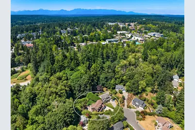 633 Klickitat Place NE, Bainbridge Island, WA 98110 - Photo 36