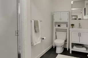 2353 Federal Ave E, Seattle, WA 98102 - Photo 16