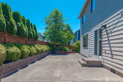27610 239th Place SE, Maple Valley, WA 98038 - Photo 32