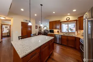 10908 24th Dr SE, Everett, WA 98208 - Photo 12