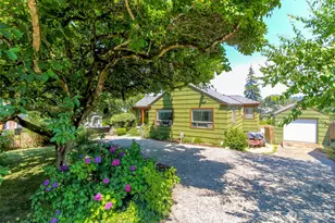 10082 Des Moines Memorial Dr S, Seattle, WA 98168 - Photo 2