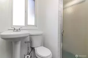 10082 Des Moines Memorial Dr S, Seattle, WA 98168 - Photo 24