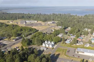 890 Magellan Ave, Ocean Shores, WA 98569 - Photo 4