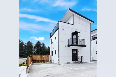 890 Magellan Avenue #1, Ocean Shores, WA 98569 - Photo 1