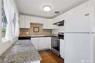 1344 NE 164th Pl, Bellevue, WA 98008 - Photo 10