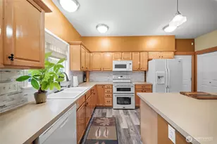 6033 Delaware Ave SE, Lacey, WA 98513 - Photo 10