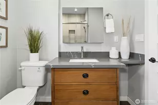 8538 Ashworth Ave N, Seattle, WA 98103 - Photo 20