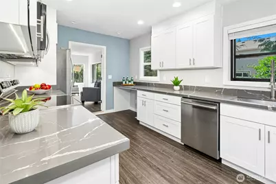8538 Ashworth Avenue N, Seattle, WA 98103 - Photo 8