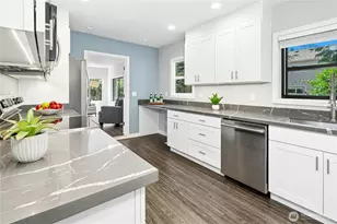 8538 Ashworth Ave N, Seattle, WA 98103 - Photo 8
