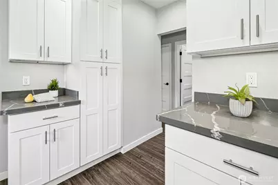 8538 Ashworth Avenue N, Seattle, WA 98103 - Photo 10