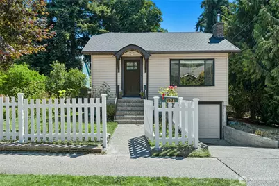 8538 Ashworth Avenue N, Seattle, WA 98103 - Photo 2