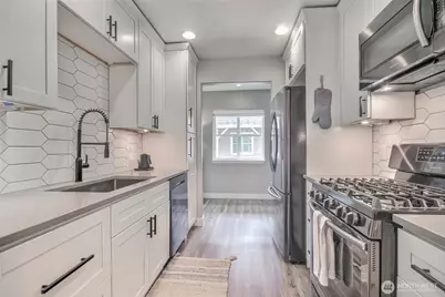 175 1st Place NW #112, Issaquah, WA 98027 - Photo 10
