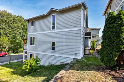 1102 Chestnut Street, Everett, WA 98201 - Photo 2