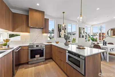2456 55th Avenue SW, Seattle, WA 98116 - Photo 2