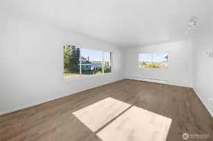404 11th St, Raymond, WA 98577 - Photo 6