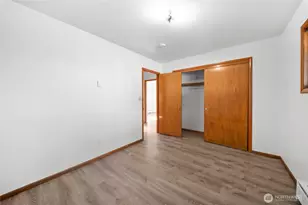 404 11th St, Raymond, WA 98577 - Photo 14