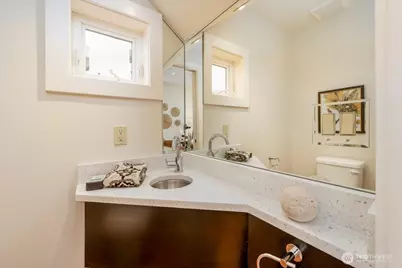 427 13th Avenue E #C, Seattle, WA 98102 - Photo 16
